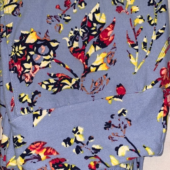 LulaRoe OneSize Rose Leggings - Picture 2 of 6